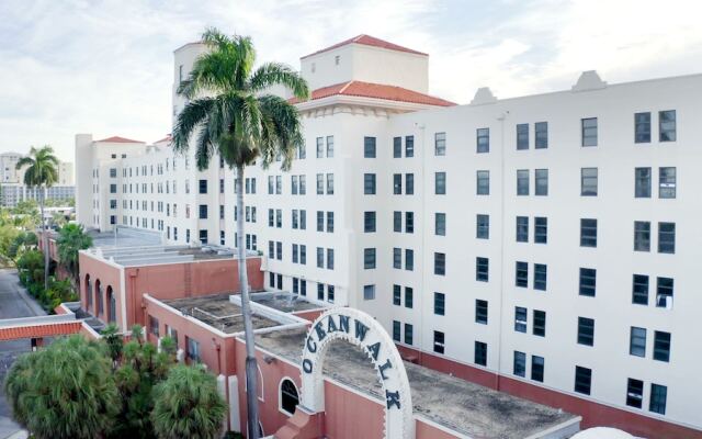 341 APT Hollywood Beach