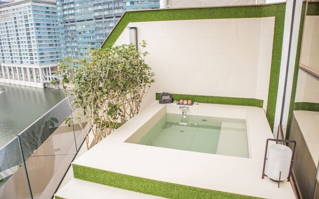 YOHO Resorts World Hotel