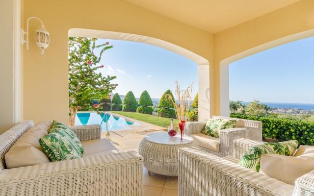 Villa Iris Luxury House