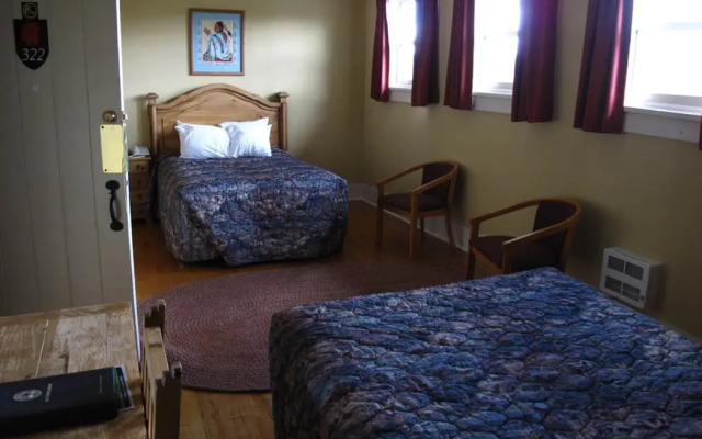 Glacier Park Lodge
