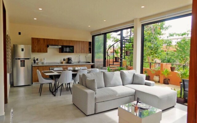 Roomy Apt With Private Terrace - Amazing Amenities