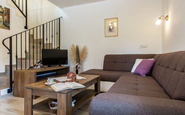 Stylish Villa in Milohnici With Private Terrace