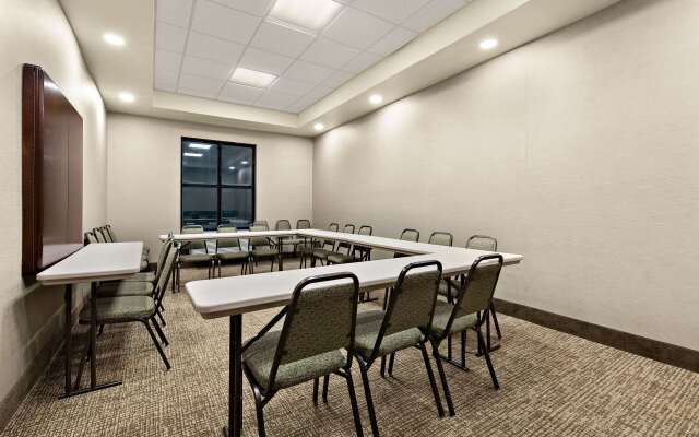 Comfort Suites Nashville near Percy Priest Lake