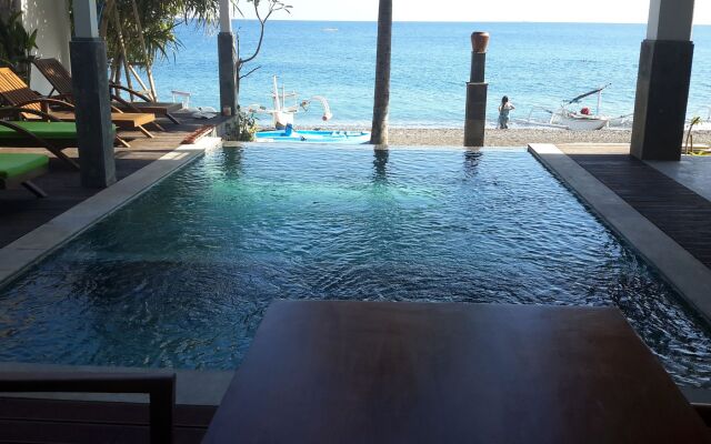 Amed Beach Villa