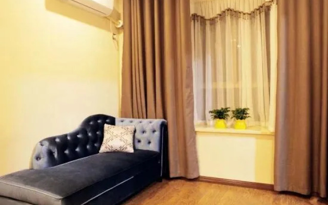 Huangmei Haotai Business Hotel