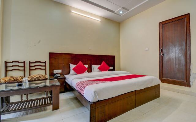 OYO 19146 Raghav Palace