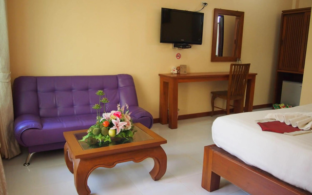 Ruen Narisra Resort