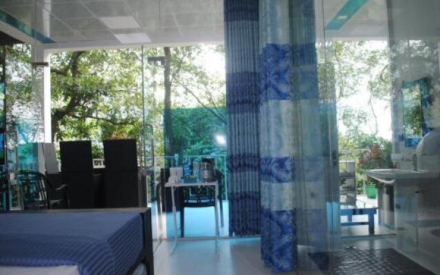 Glass Rooms Accommodations Adam's peak