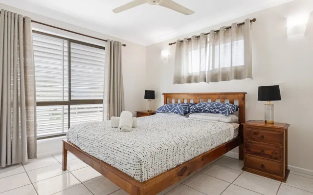 Spacious 3-bed Home With Large Balcony
