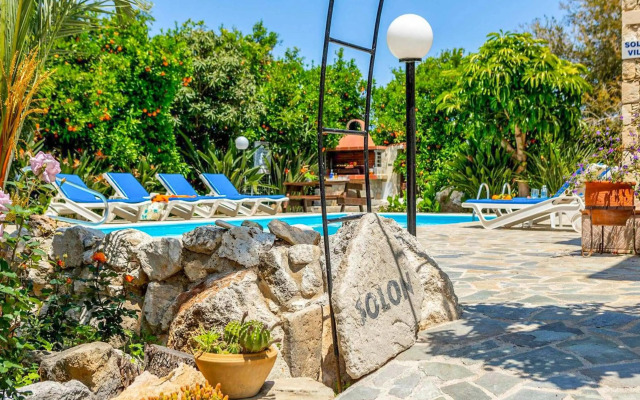 Villa Solon in Polis