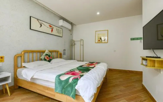 Rushi Hostel