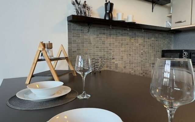 Modern Oasis / Central Location