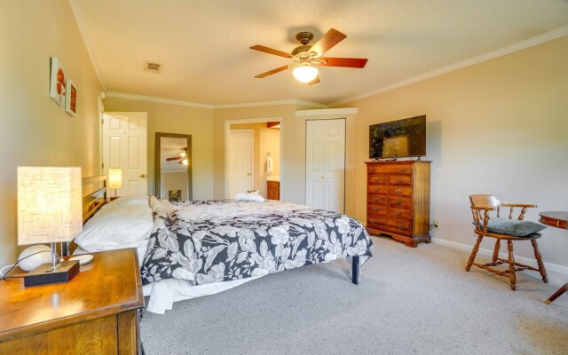 Pet-friendly Franklin Home ~ 21 Mi to Nashville!