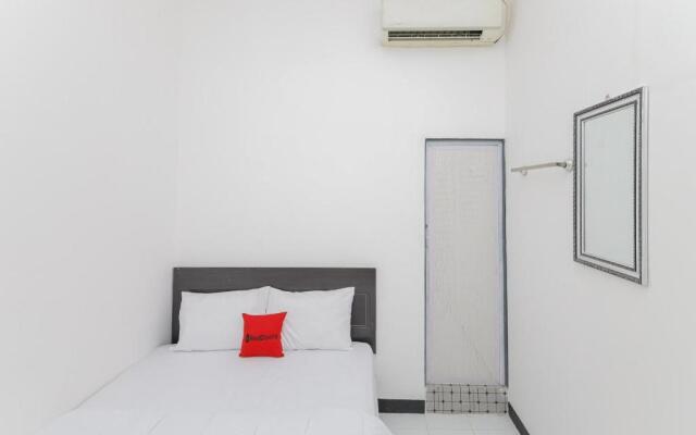 RedDoorz near Mayapada Hospital Surabaya