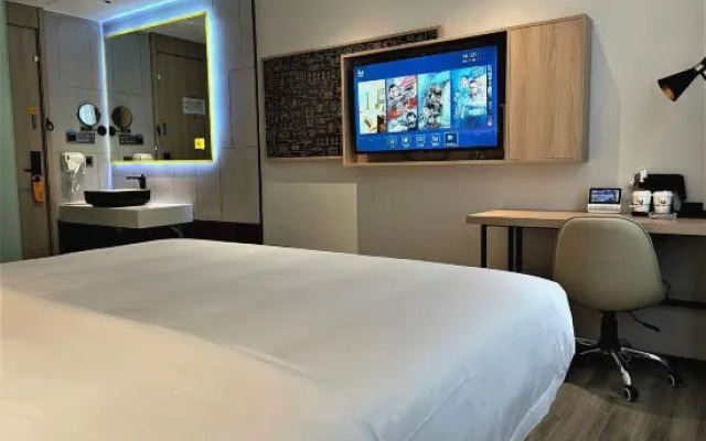 IU Hotel (Zibo Liuquan Road Branch Eight Bureau Branch)