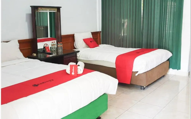 RedDoorz near Bojonegoro Train Station