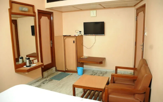 Hotel Valluvar