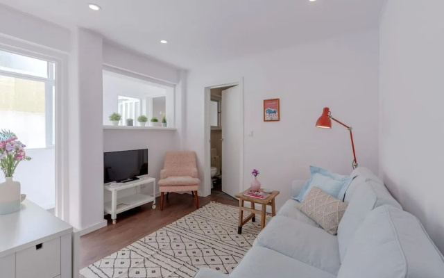 Sunny Apartment with Patio, By TimeCooler
