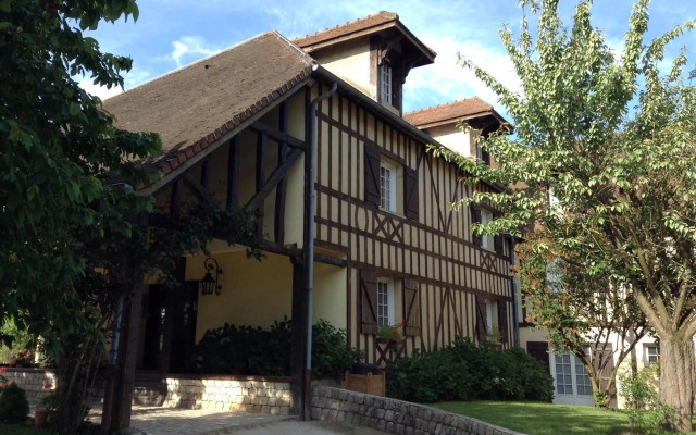 Hôtel Restaurant La Mangeoire – Relais Paris Bâle