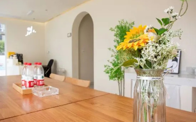 Shanghai Yinchen Yilanwan Audiovisual Hotel