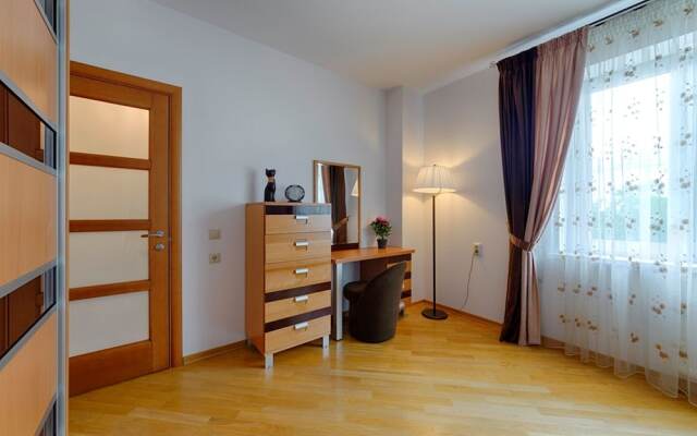 Home Apart Surganova str. 5A