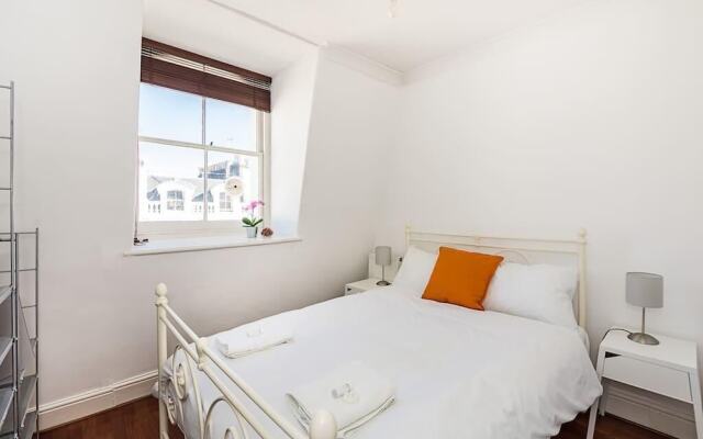 Bright stylish Nott Hill apart sleeps 6