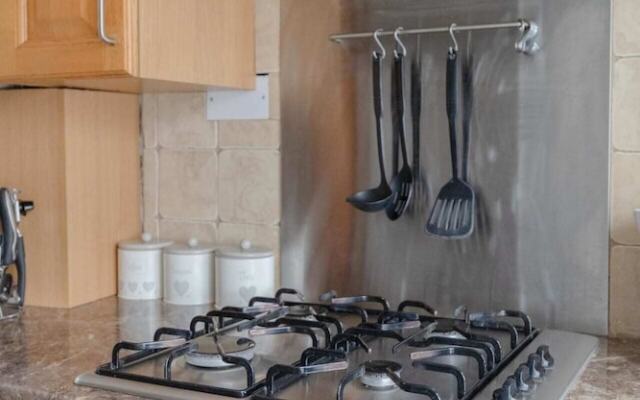 Well Located 2BD Flat 20 Mins to Tower Bridge!