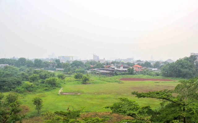 Comfort 2Br @ Bassura City Apartment