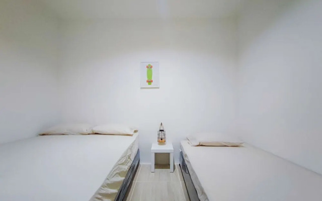 GAO Phala beachfront hostel & pool villa