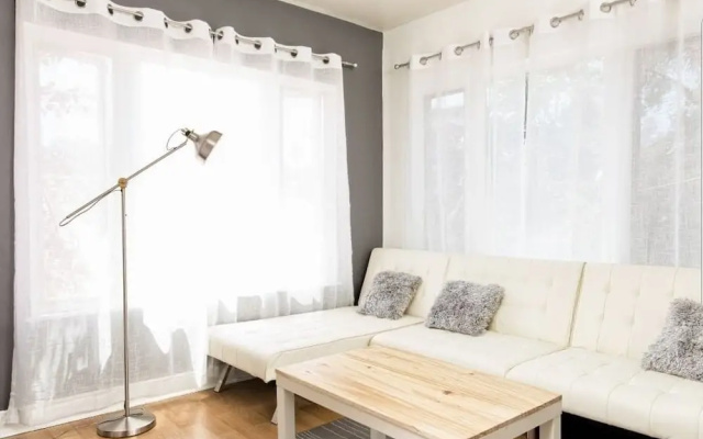 Chic Retro Venice Beach 2 Bedrooms 1 Bathroom Apts