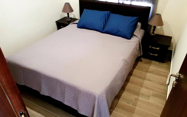 2 Bedroom Cozy Apartment near Tourist Area, 200m from sea