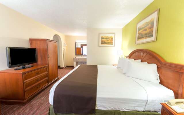 Baymont by Wyndham Louisville East