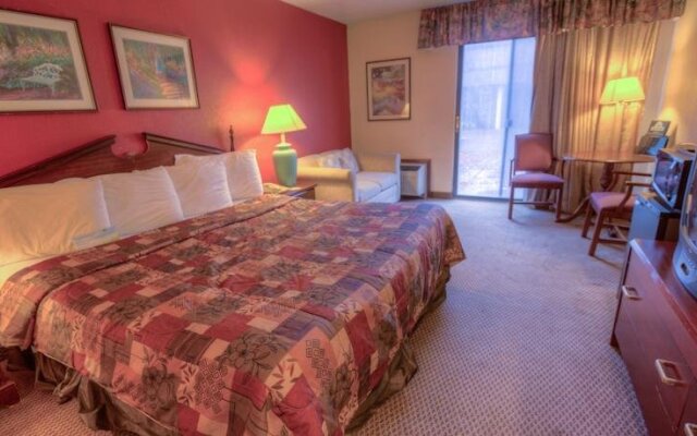 Days Inn Maplewood Hotel and Conference Center
