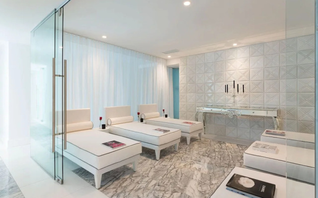 w Majestic 2BR w Perfect Balcony in YOO