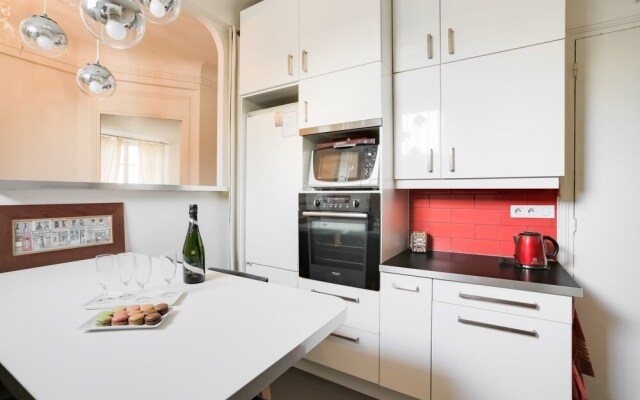 Amazing 2Br Flat Near Passy Village