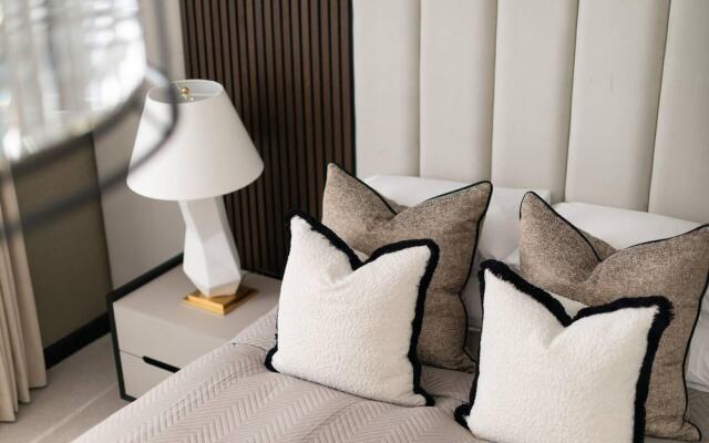 Luxury West End Oasis - Lux Spa Bath - Romantic