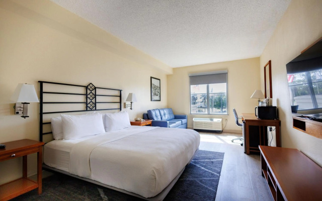 SEVEN Sebring Raceway Hotel