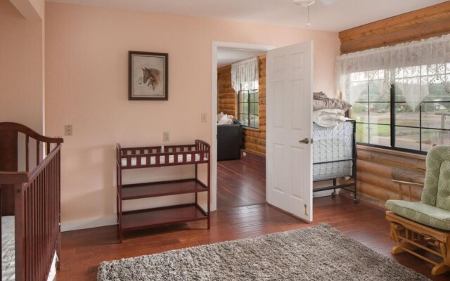 Quarter Horse Inn / Orchid Room