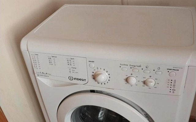 2 bedroom apartment on Ploshcha Rynok