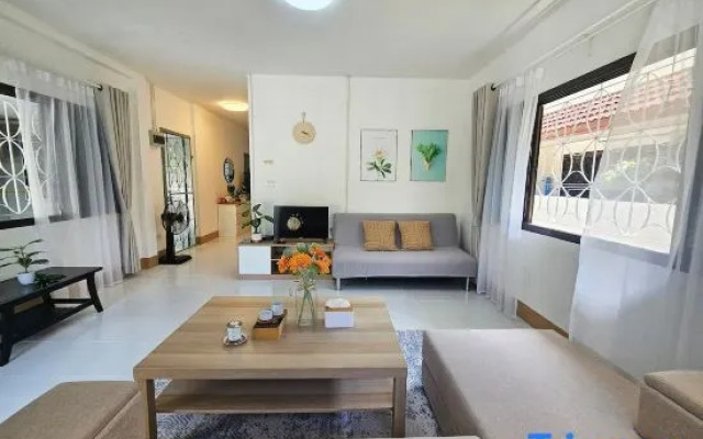 Yachting House  Thalang,Near the beach and airport