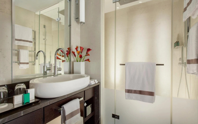 Royal Savoy Hotel & Spa