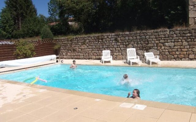 Hôtel au Pont de Raffiny