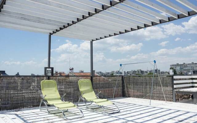 FM Deluxe 2-BDR Apartment with Rooftop Terrace - Varna