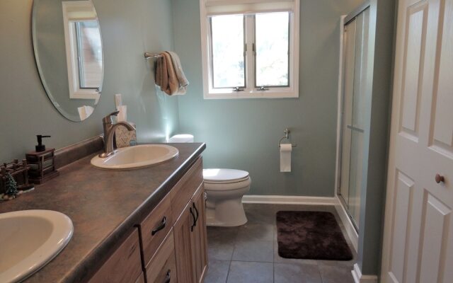 Allure Of The Lake 3 Bedrooms 2 Bathrooms Home