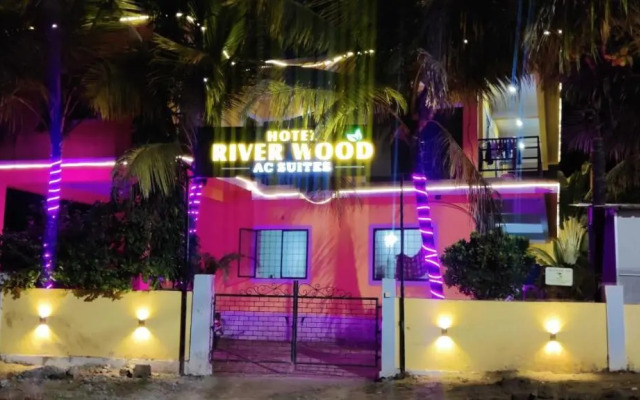OYO Flagship 70262 Hotel River Wood