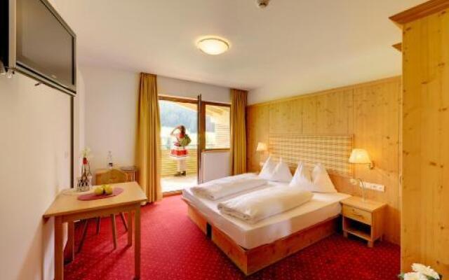 Helmhotel