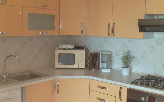 Apartment Yelena Rose West