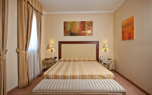 Hotel For You