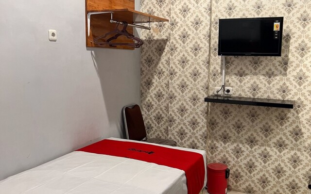 RedDoorz near Waterpark Citra Garden Medan