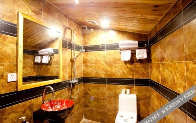 Lijiang Tiger House Inn